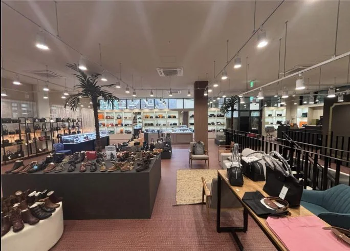 Boutique floor